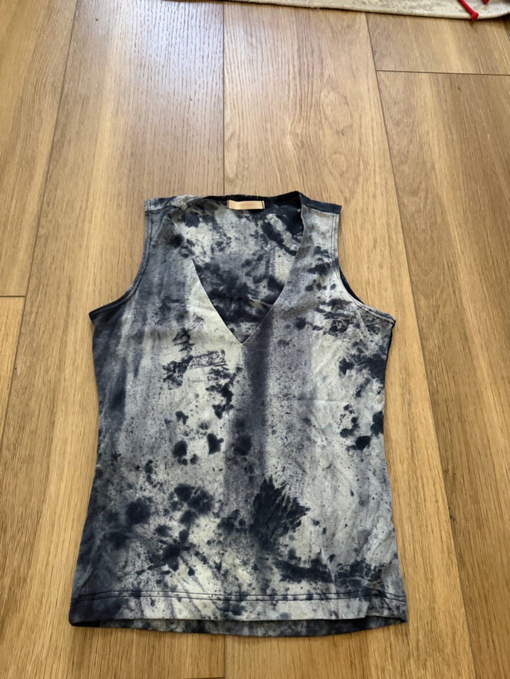 Forever 21 Black & Gray Tie-Dye V-Neck Tank